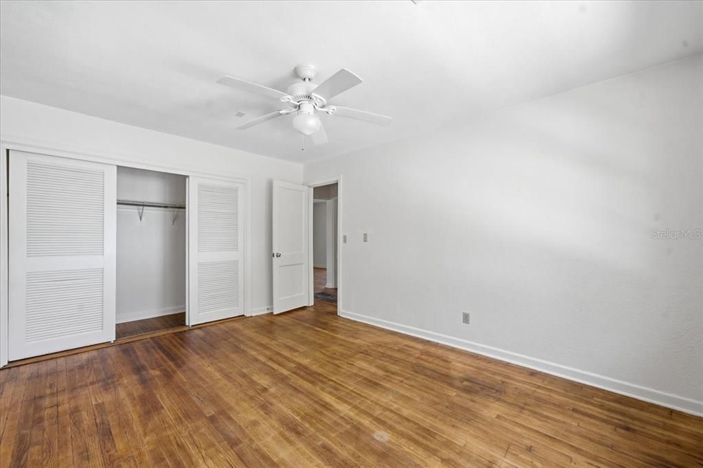 For Sale: $395,000 (2 beds, 1 baths, 1516 Square Feet)