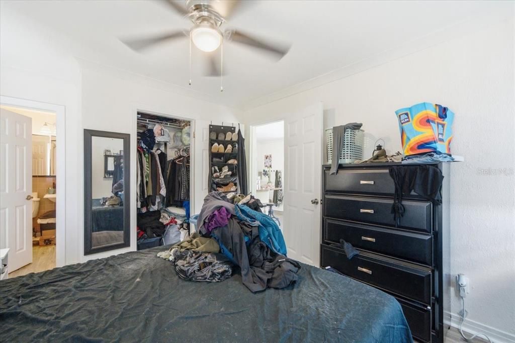 For Sale: $395,000 (2 beds, 1 baths, 1516 Square Feet)