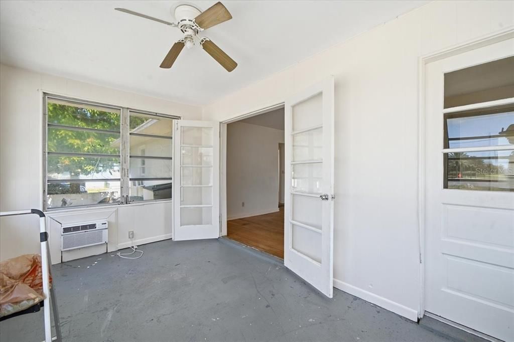 For Sale: $395,000 (2 beds, 1 baths, 1516 Square Feet)