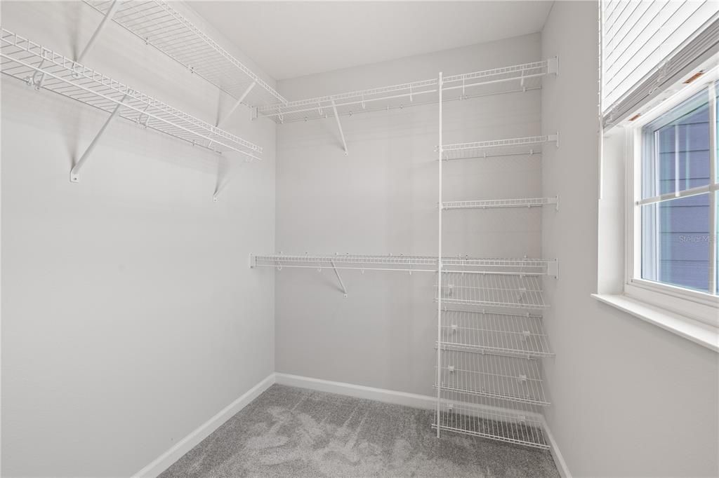 На продажу: $399,999 (3 спален, 2 ванн, 1352 Квадратных фут)