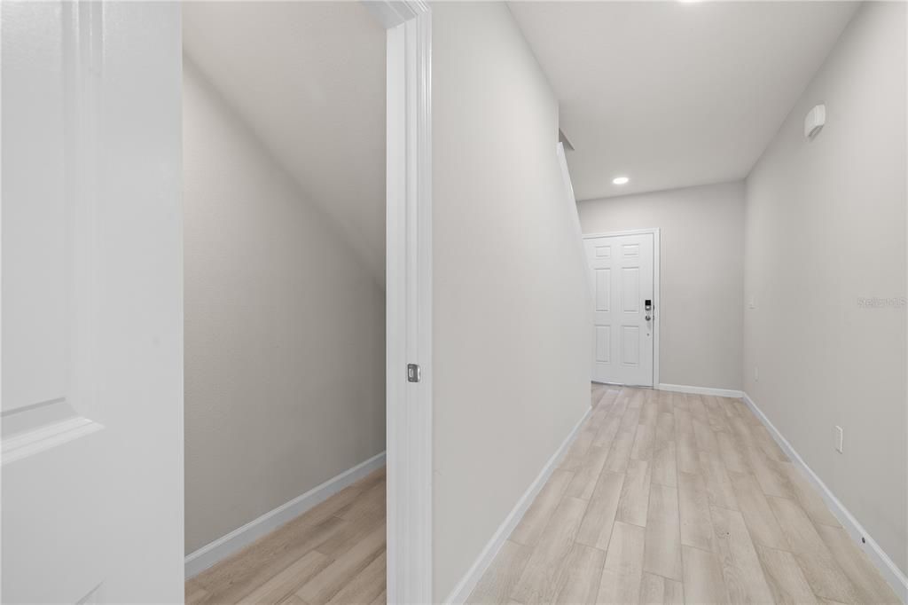 На продажу: $399,999 (3 спален, 2 ванн, 1352 Квадратных фут)