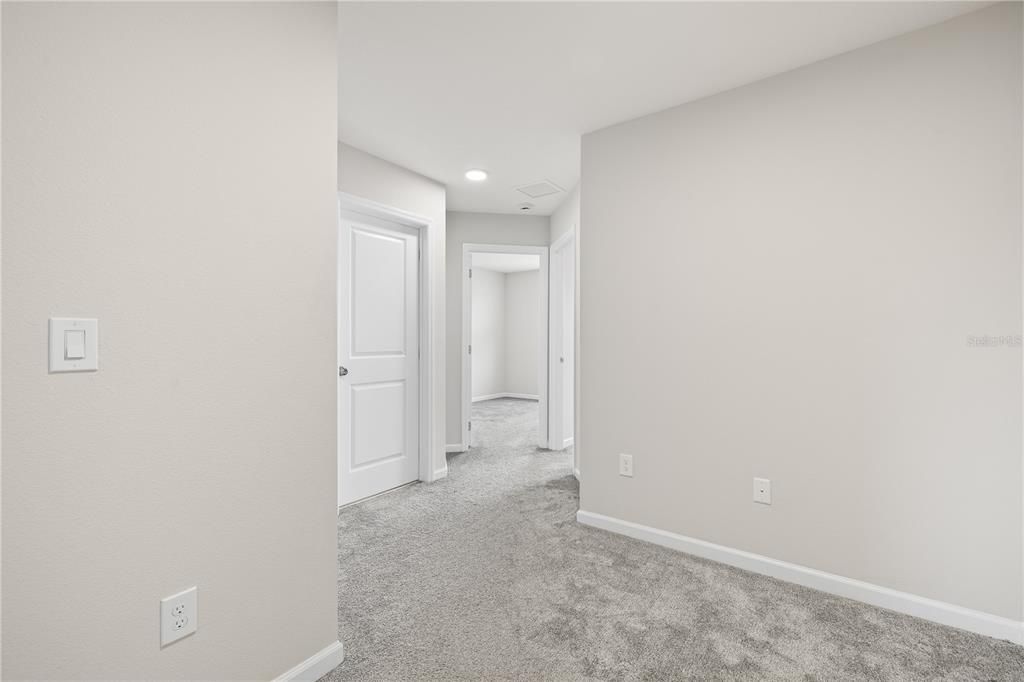 На продажу: $399,999 (3 спален, 2 ванн, 1352 Квадратных фут)