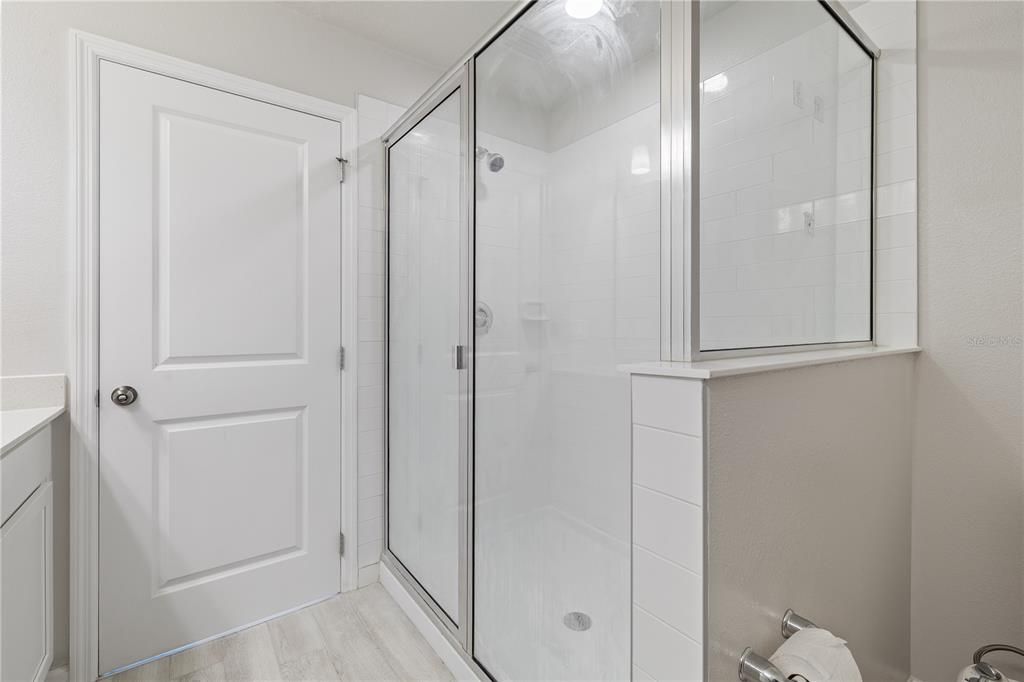На продажу: $399,999 (3 спален, 2 ванн, 1352 Квадратных фут)