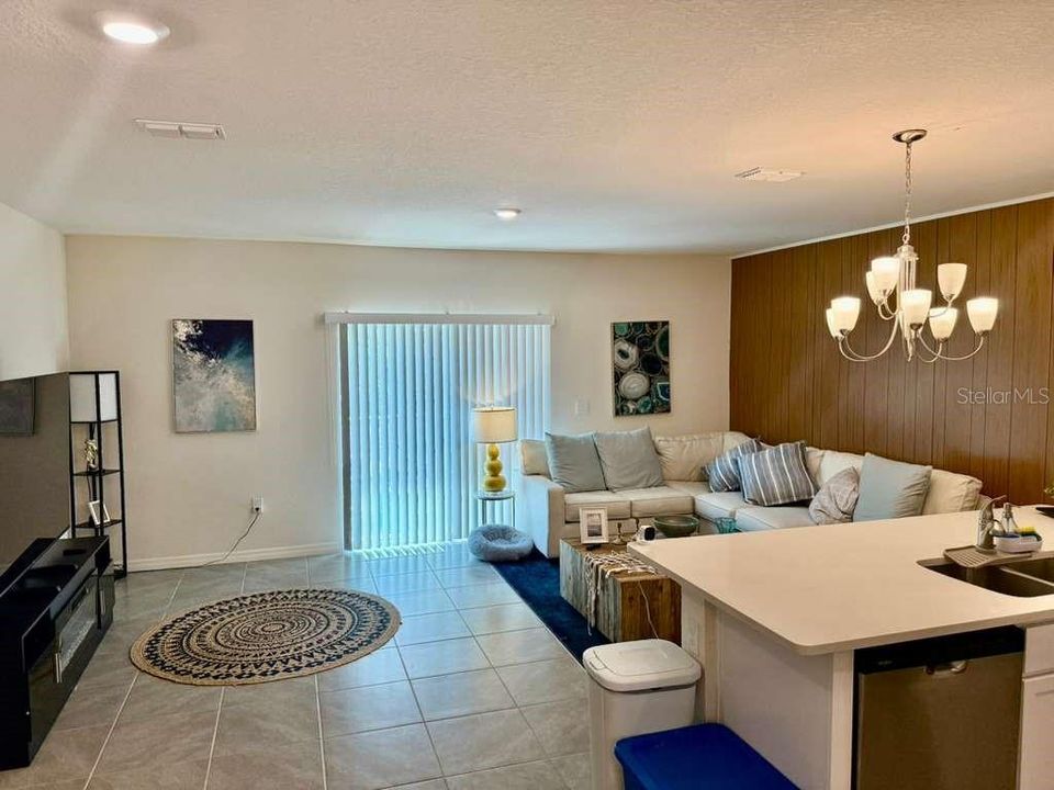 For Rent: $1,700 (3 beds, 2 baths, 1515 Square Feet)