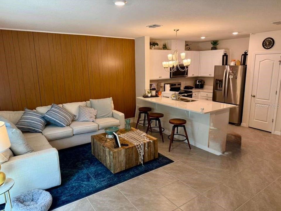 For Rent: $1,700 (3 beds, 2 baths, 1515 Square Feet)