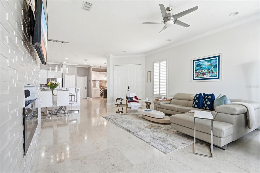 For Sale: $860,000 (3 beds, 2 baths, 2718 Square Feet)