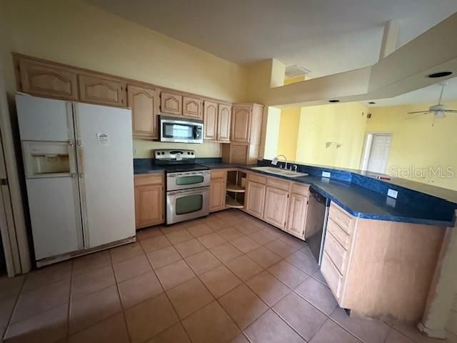 For Sale: $490,000 (4 beds, 3 baths, 2441 Square Feet)