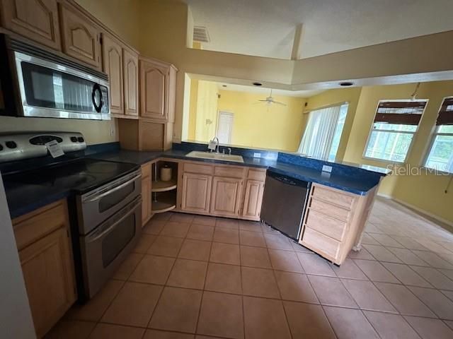 For Sale: $490,000 (4 beds, 3 baths, 2441 Square Feet)
