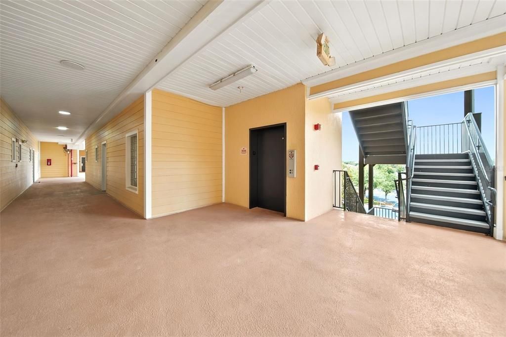 На продажу: $199,900 (2 спален, 2 ванн, 1445 Квадратных фут)