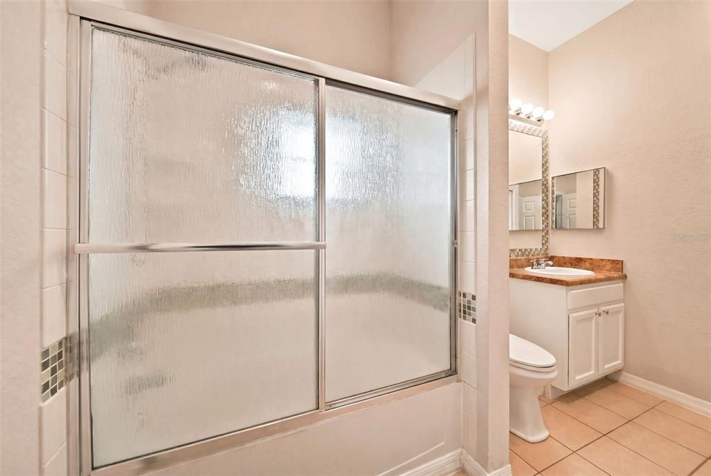 На продажу: $199,900 (2 спален, 2 ванн, 1445 Квадратных фут)