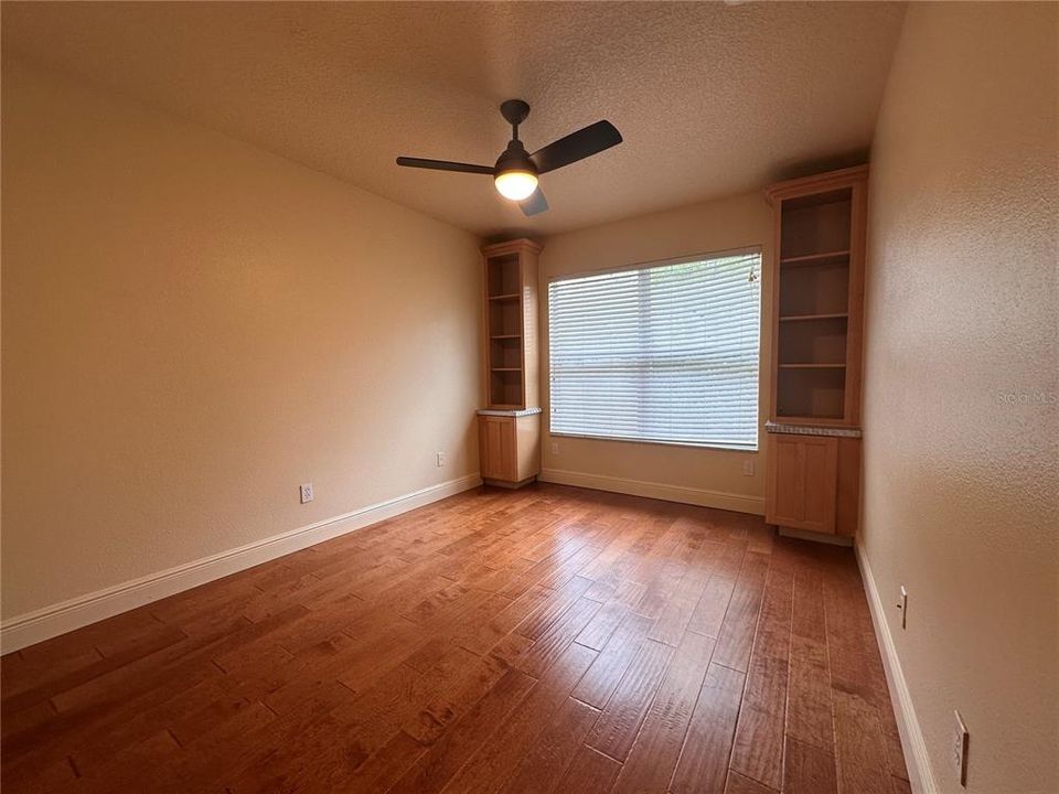 For Sale: $349,000 (3 beds, 2 baths, 1953 Square Feet)