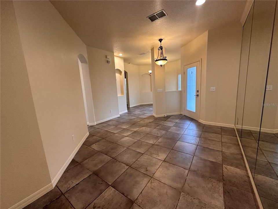 For Sale: $349,000 (3 beds, 2 baths, 1953 Square Feet)
