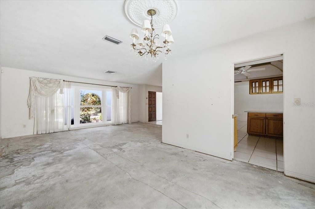 En Venta: $495,000 (4 camas, 3 baños, 2289 Pies cuadrados)