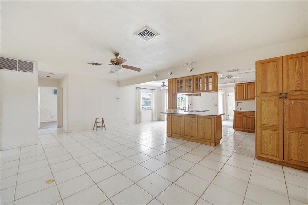 En Venta: $495,000 (4 camas, 3 baños, 2289 Pies cuadrados)