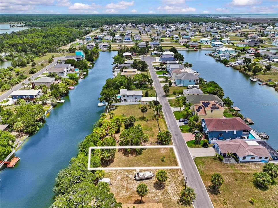 待售: $85,000 (0.11 acres)
