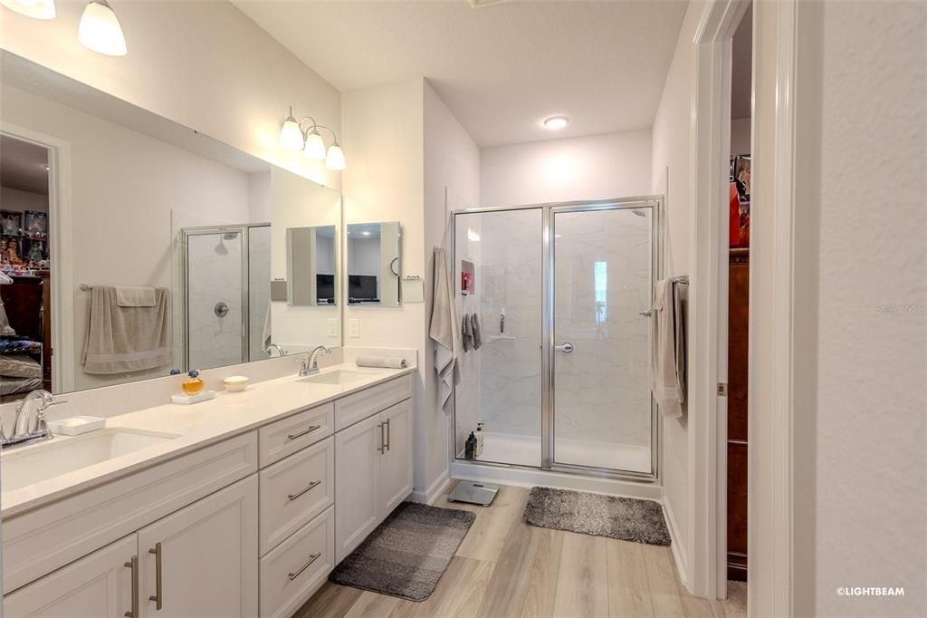 En Venta: $350,000 (3 camas, 3 baños, 2244 Pies cuadrados)