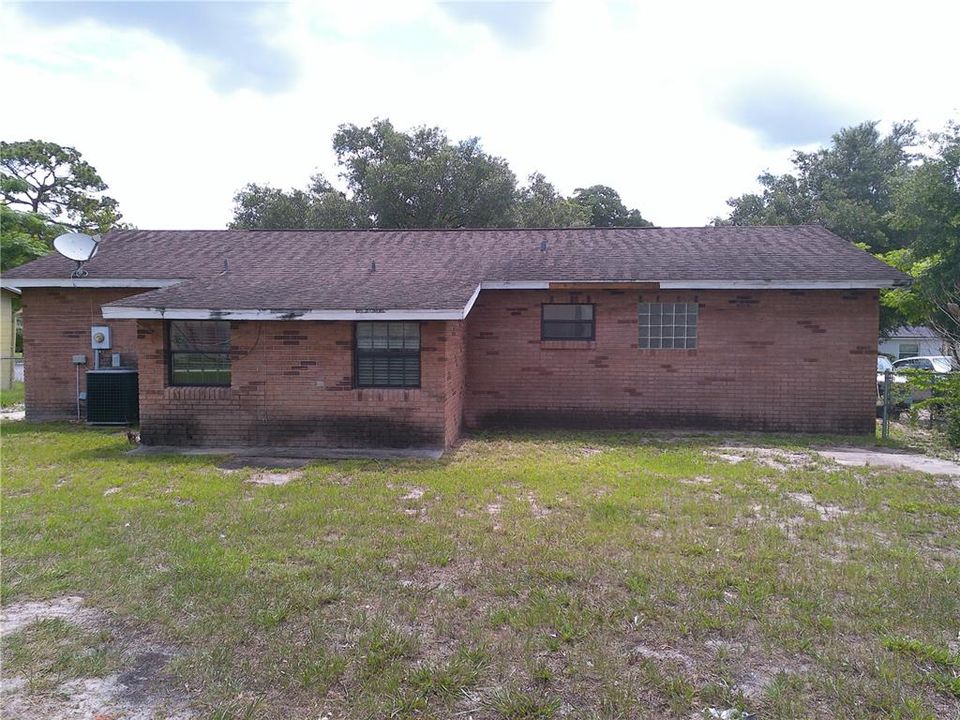 For Sale: $196,000 (3 beds, 2 baths, 1365 Square Feet)