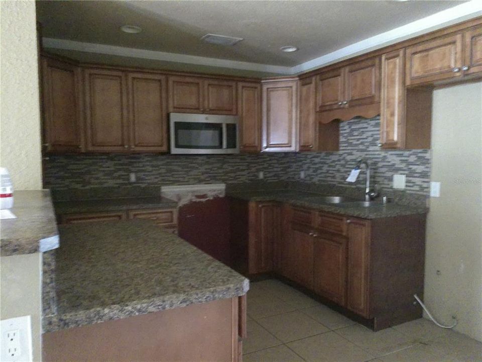 For Sale: $196,000 (3 beds, 2 baths, 1365 Square Feet)