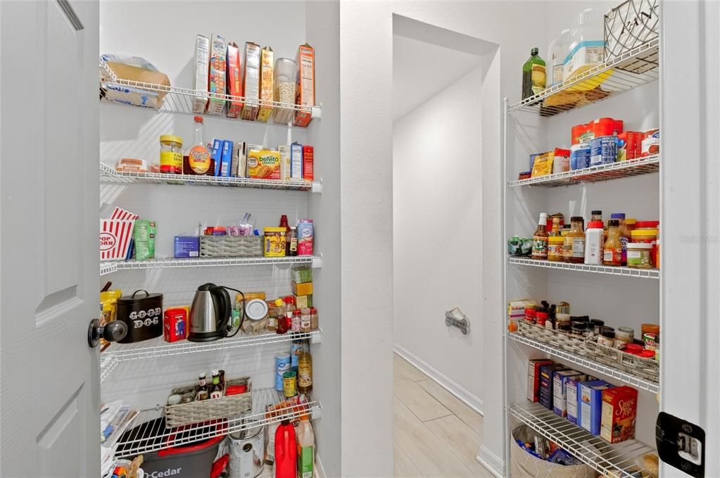 На продажу: $445,000 (4 спален, 2 ванн, 2586 Квадратных фут)