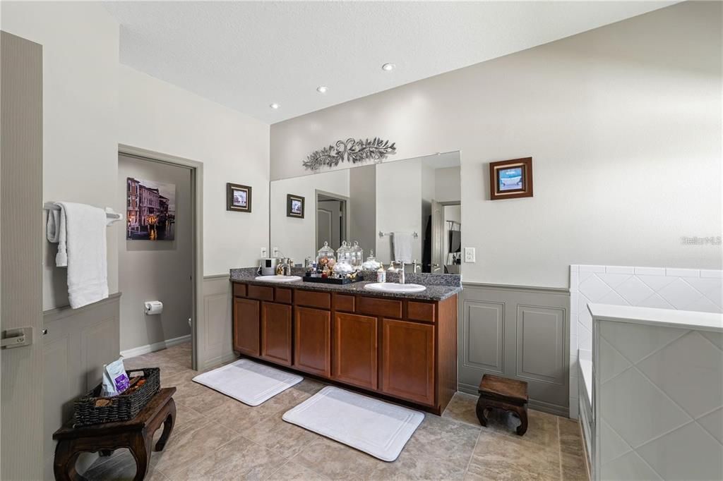 For Sale: $639,900 (4 beds, 3 baths, 2778 Square Feet)