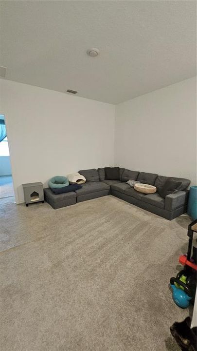 En Renta: $2,500 (3 camas, 2 baños, 2303 Pies cuadrados)