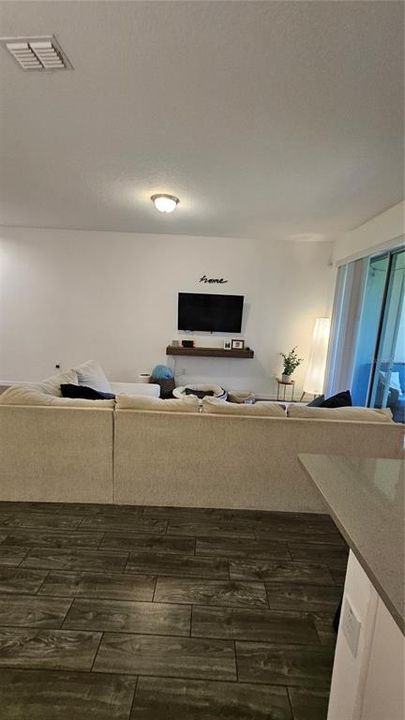 En Renta: $2,500 (3 camas, 2 baños, 2303 Pies cuadrados)