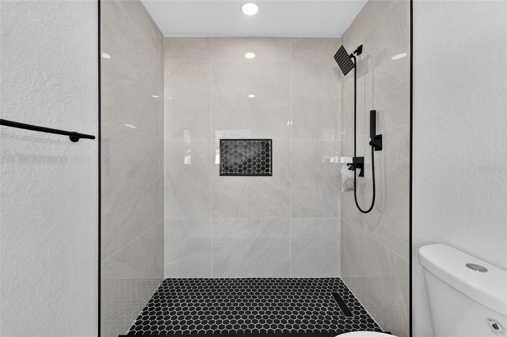 For Sale: $550,000 (4 beds, 3 baths, 2134 Square Feet)