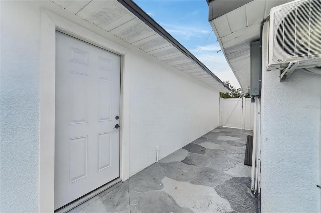 For Sale: $550,000 (4 beds, 3 baths, 2134 Square Feet)