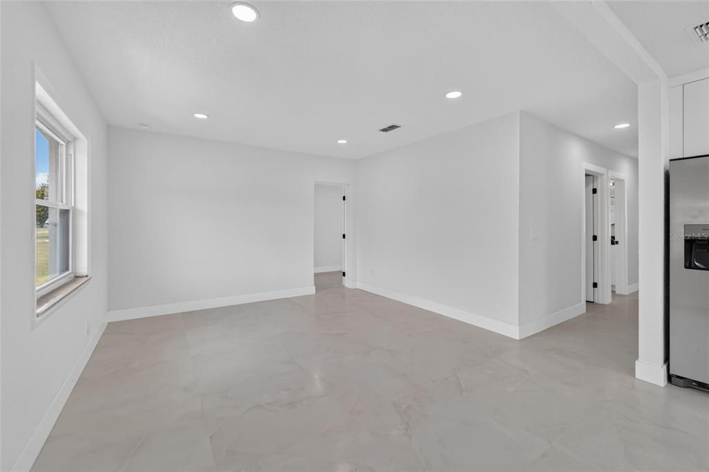 For Sale: $550,000 (4 beds, 3 baths, 2134 Square Feet)