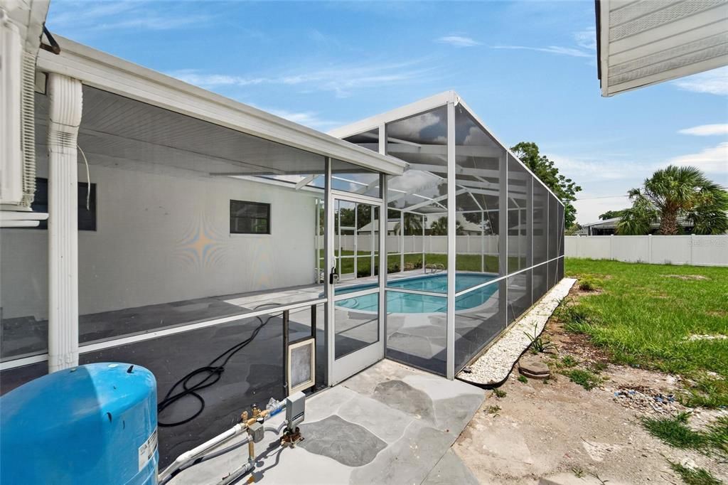 For Sale: $550,000 (4 beds, 3 baths, 2134 Square Feet)
