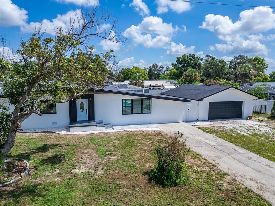 For Sale: $550,000 (4 beds, 3 baths, 2134 Square Feet)