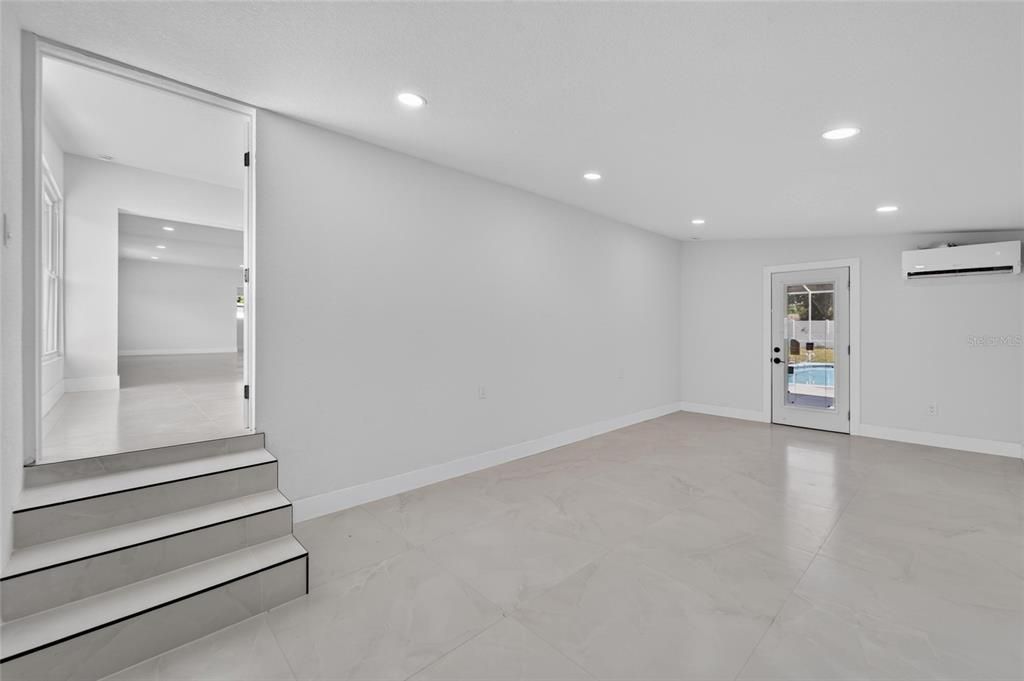 For Sale: $550,000 (4 beds, 3 baths, 2134 Square Feet)
