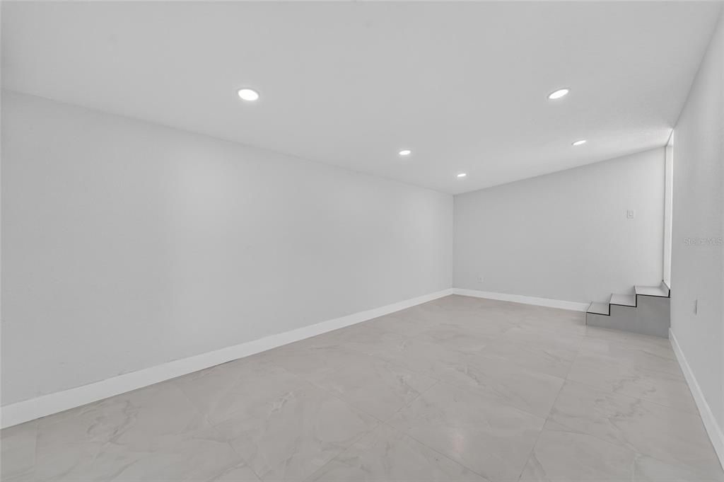 For Sale: $550,000 (4 beds, 3 baths, 2134 Square Feet)
