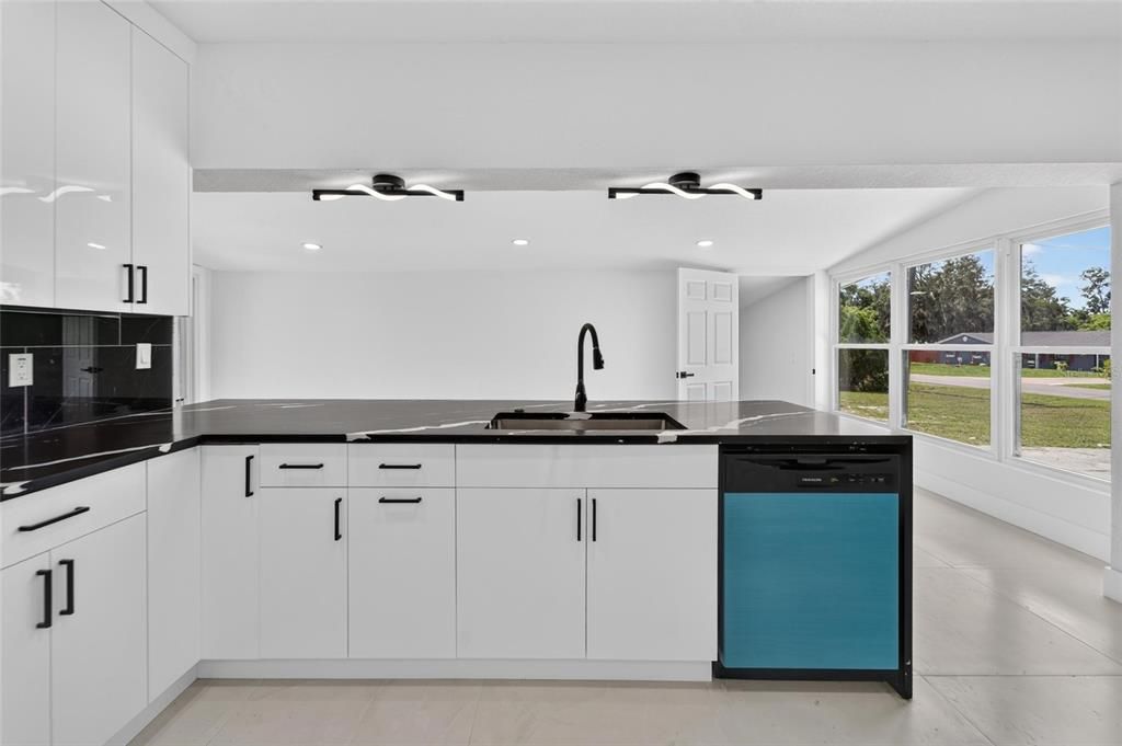 For Sale: $550,000 (4 beds, 3 baths, 2134 Square Feet)