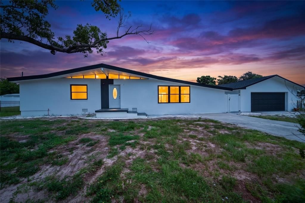 For Sale: $550,000 (4 beds, 3 baths, 2134 Square Feet)
