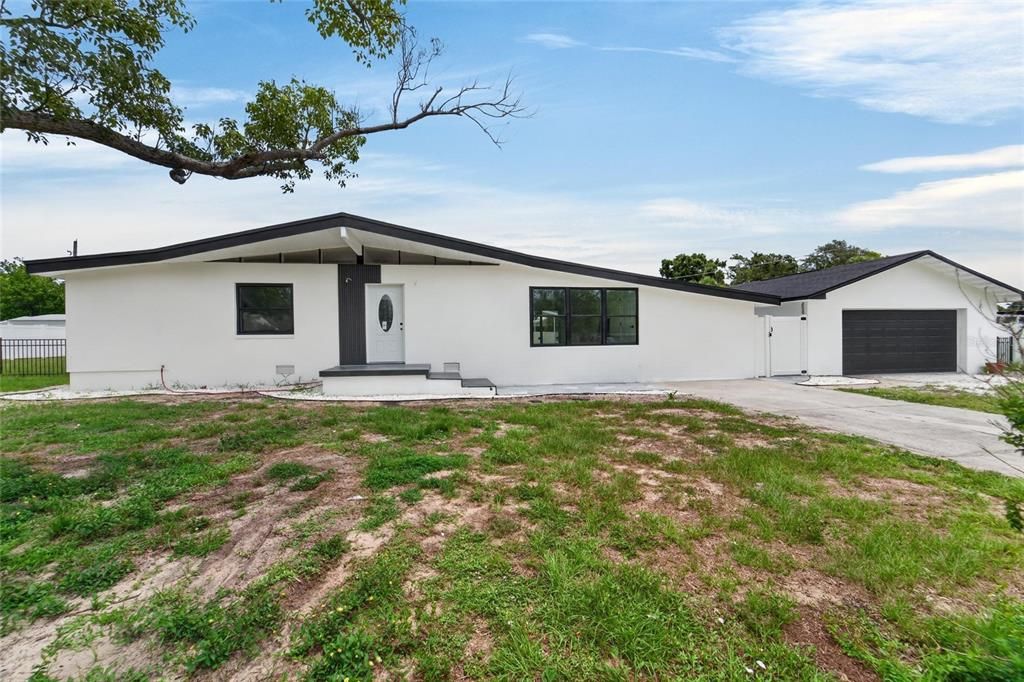 For Sale: $550,000 (4 beds, 3 baths, 2134 Square Feet)