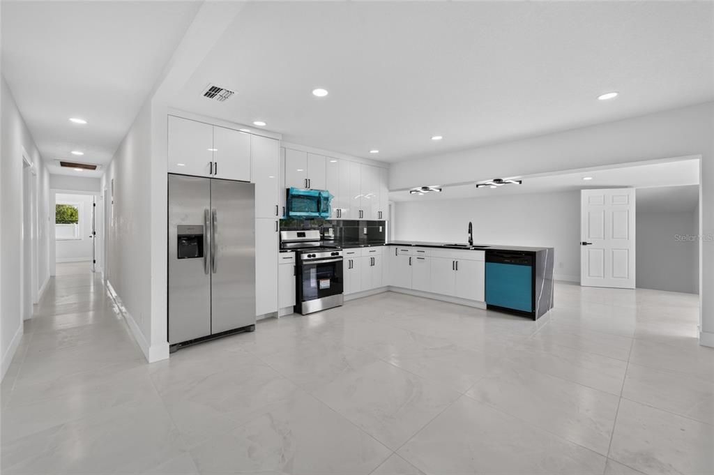 For Sale: $550,000 (4 beds, 3 baths, 2134 Square Feet)