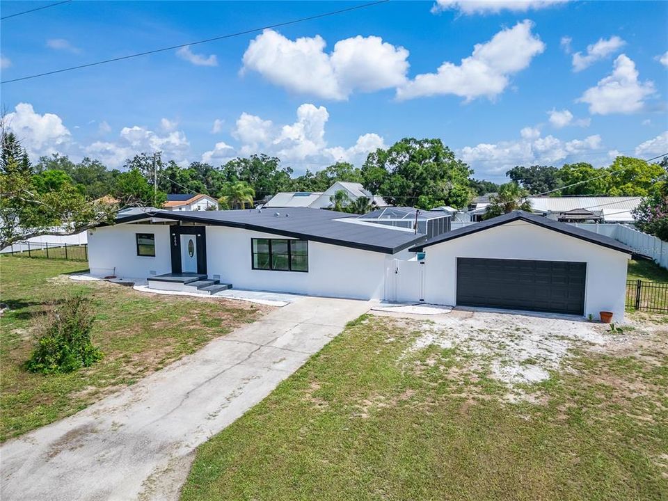 For Sale: $550,000 (4 beds, 3 baths, 2134 Square Feet)