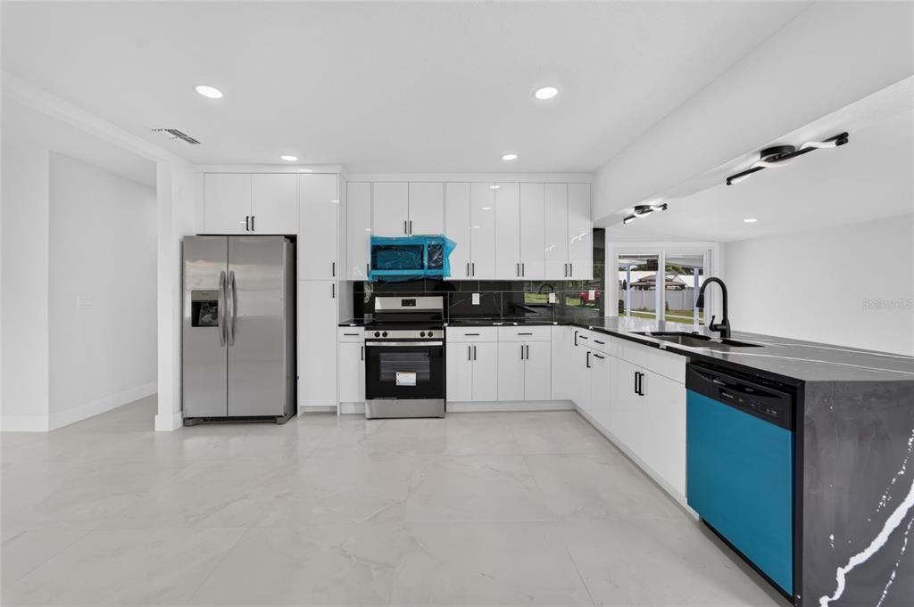 For Sale: $550,000 (4 beds, 3 baths, 2134 Square Feet)