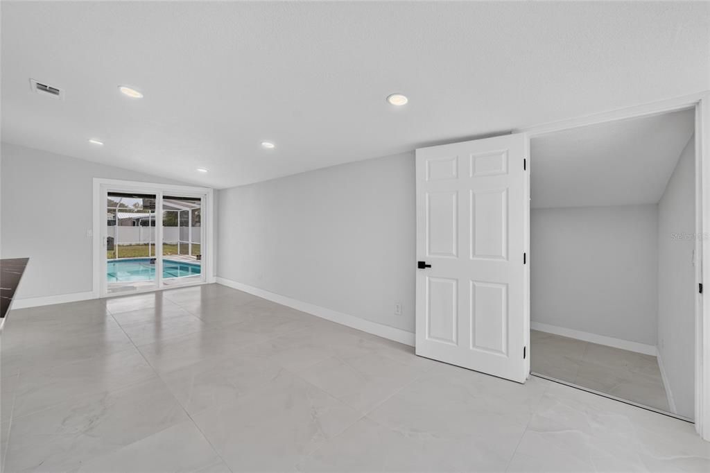 For Sale: $550,000 (4 beds, 3 baths, 2134 Square Feet)