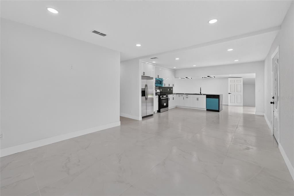 For Sale: $550,000 (4 beds, 3 baths, 2134 Square Feet)