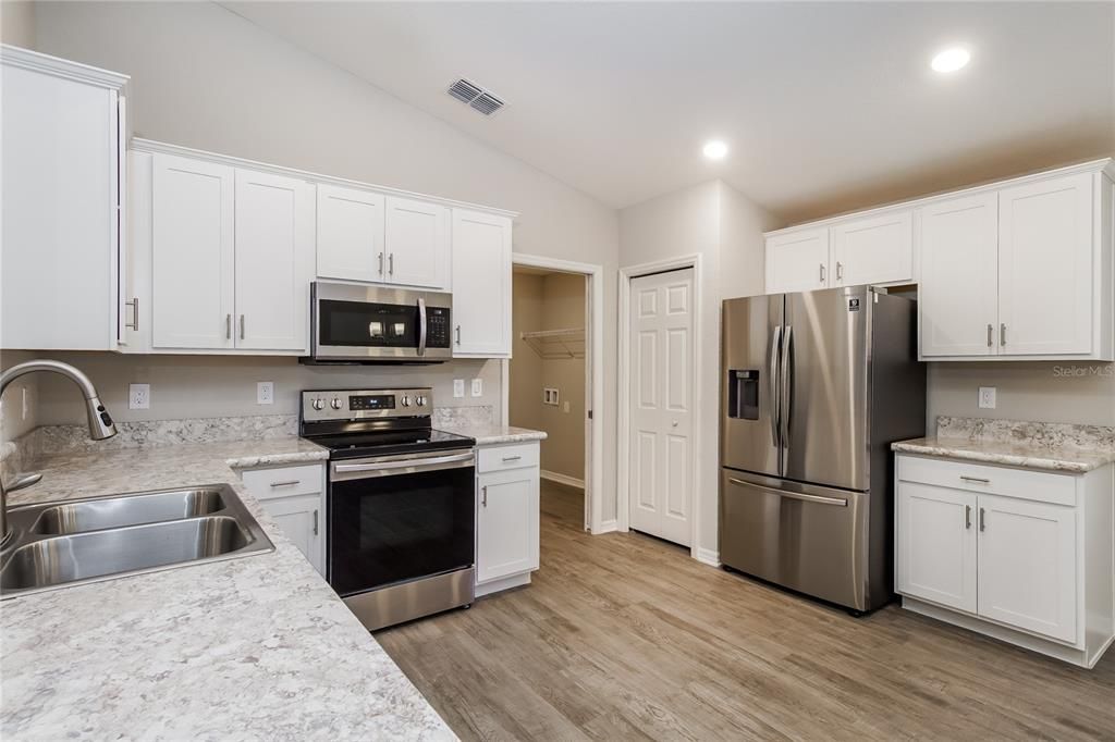 For Rent: $2,099 (3 beds, 2 baths, 1532 Square Feet)