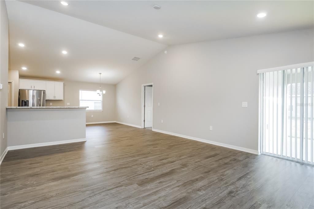 For Rent: $2,099 (3 beds, 2 baths, 1532 Square Feet)