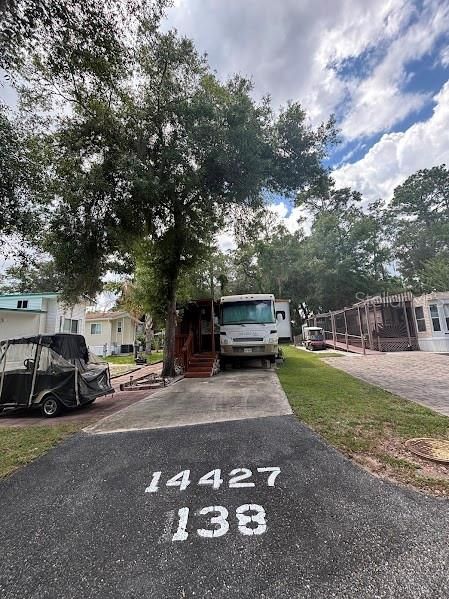 На продажу: $48,000 (0.08 acres)