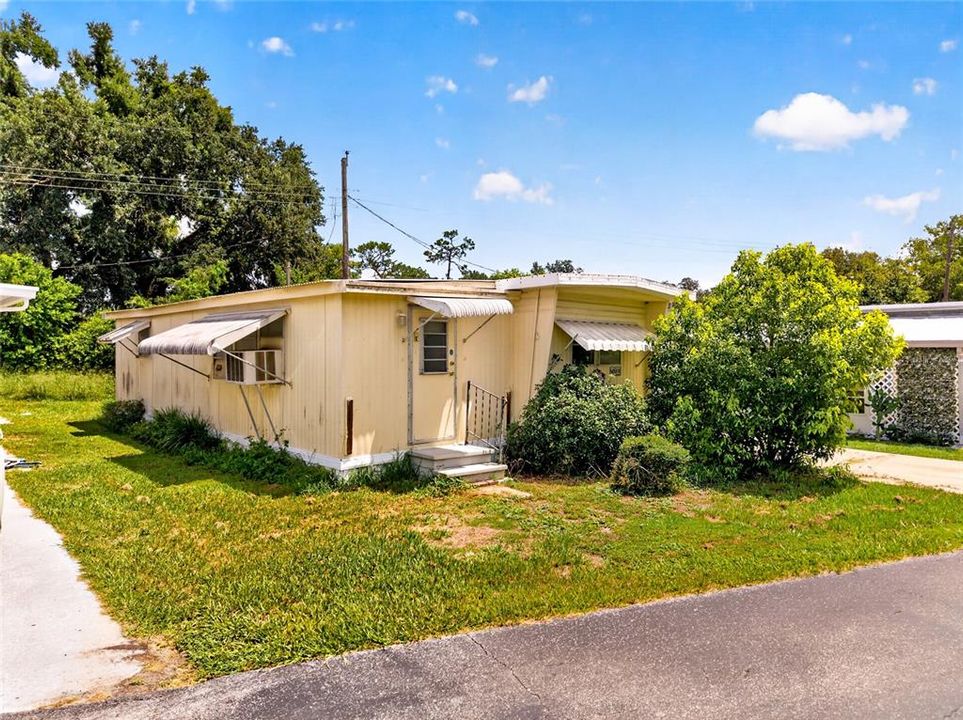 For Sale: $48,500 (1 beds, 1 baths, 370 Square Feet)