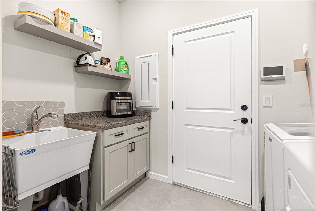 For Sale: $349,000 (2 beds, 2 baths, 1656 Square Feet)