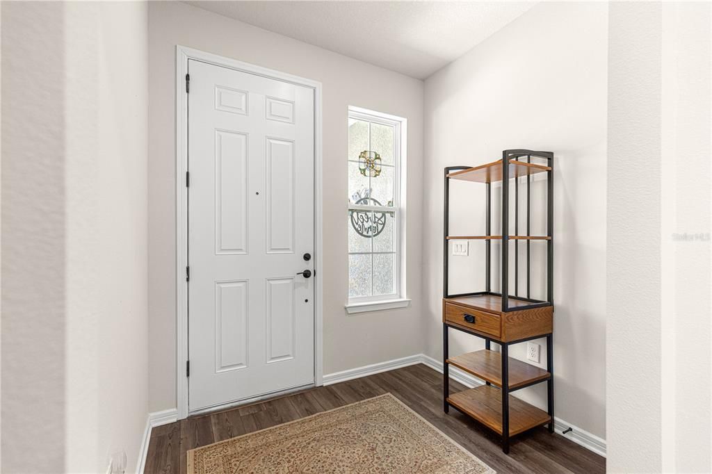 For Sale: $349,000 (2 beds, 2 baths, 1656 Square Feet)