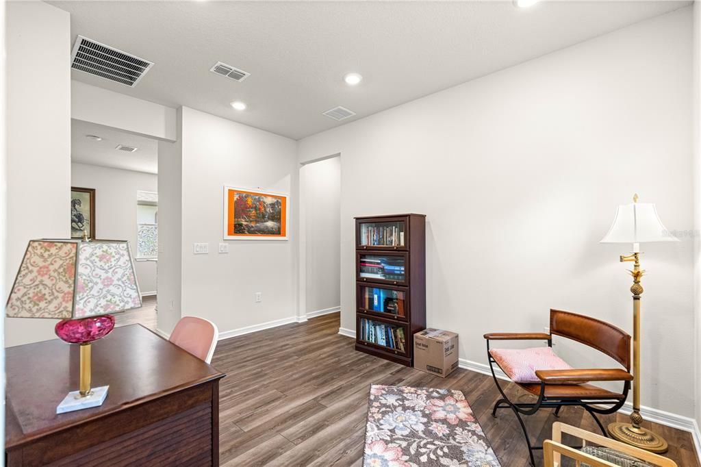 For Sale: $349,000 (2 beds, 2 baths, 1656 Square Feet)