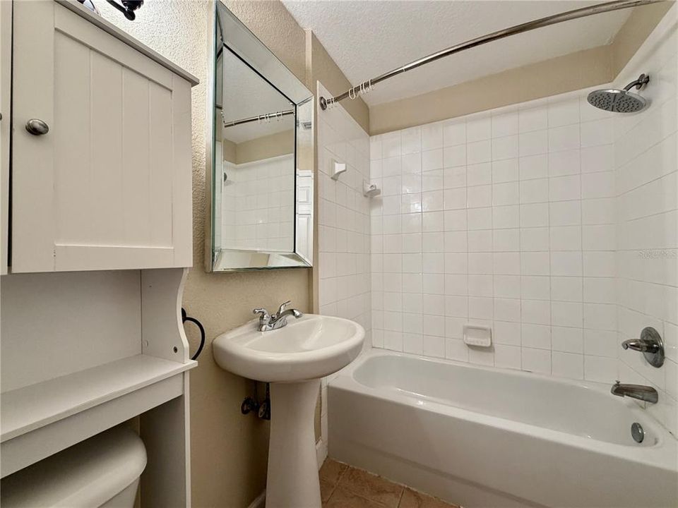 For Rent: $2,900 (3 beds, 2 baths, 1445 Square Feet)