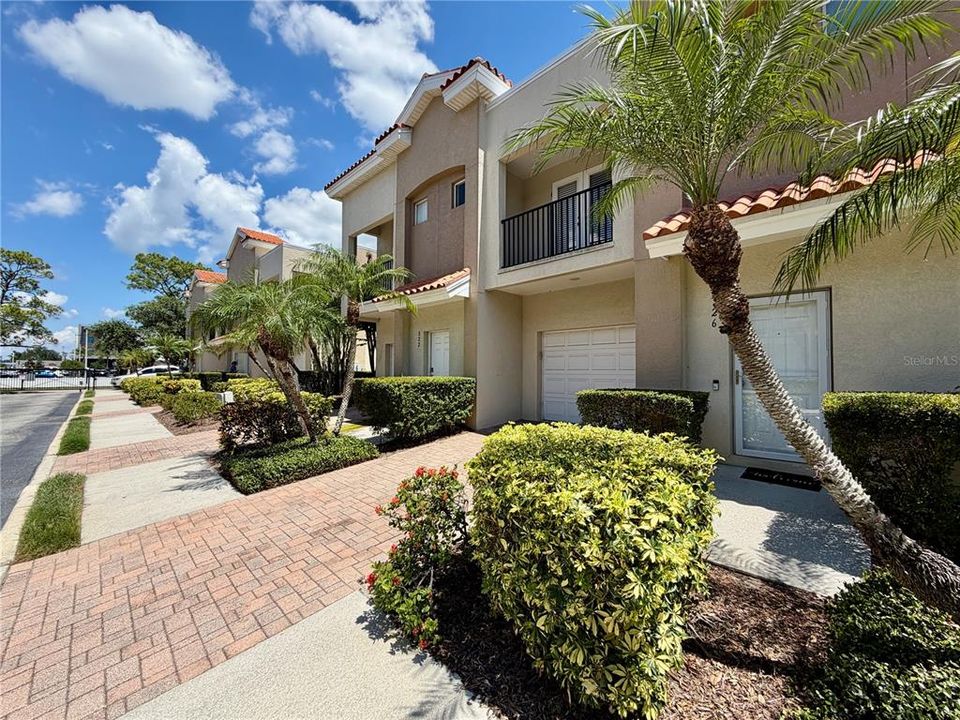 For Rent: $2,900 (3 beds, 2 baths, 1445 Square Feet)